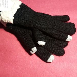 NWTs Smart phone compatible Sherpa gloves.